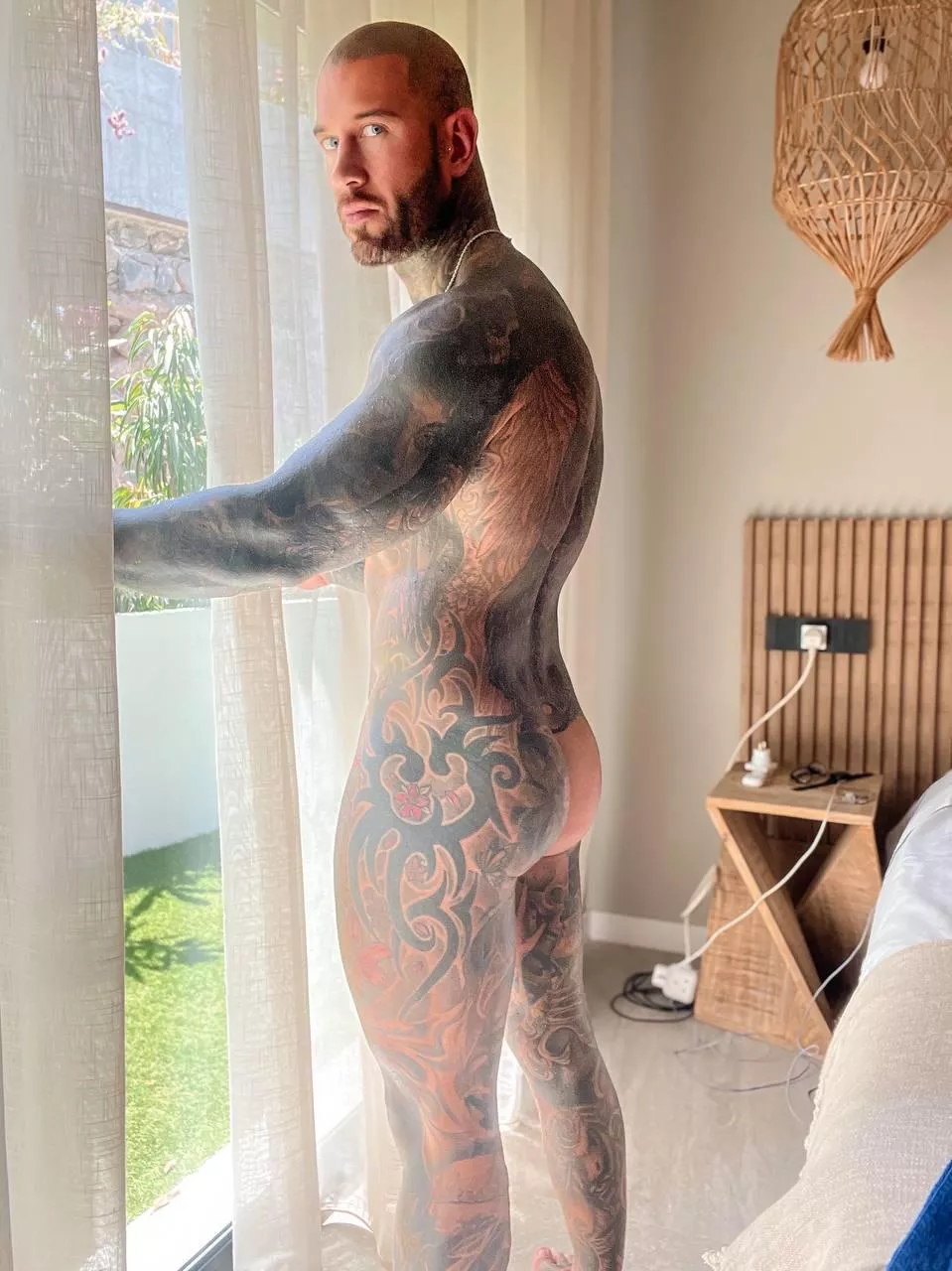 I've been in the gym lately if you haven't noticed 🤪