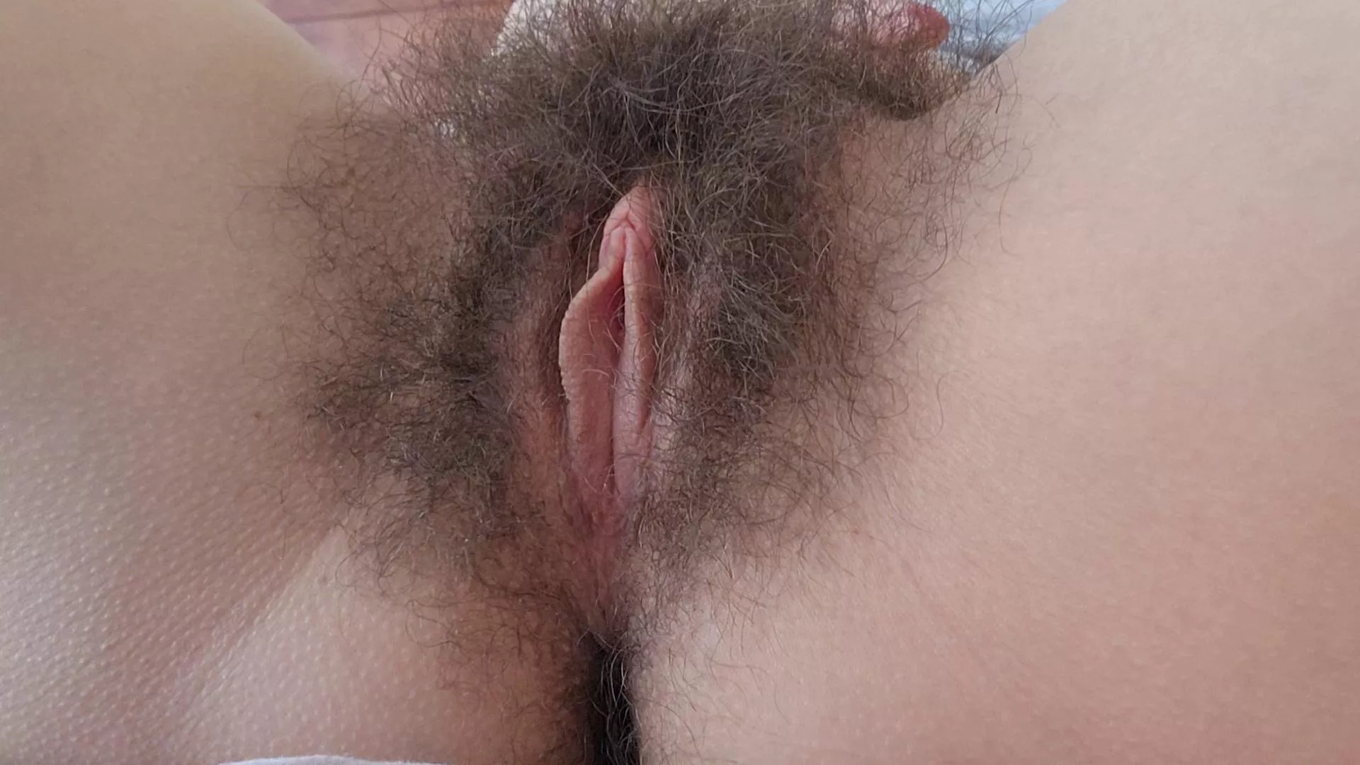Hairy pussy for breakfast