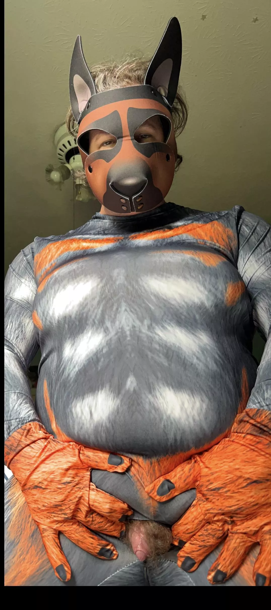 I see you like staring out what comes out of my sheath 🥵🐶 woof!