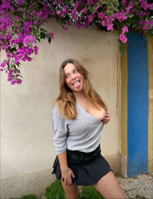 I’m thirsty. I need your cum in my mouth or dripping down my chest