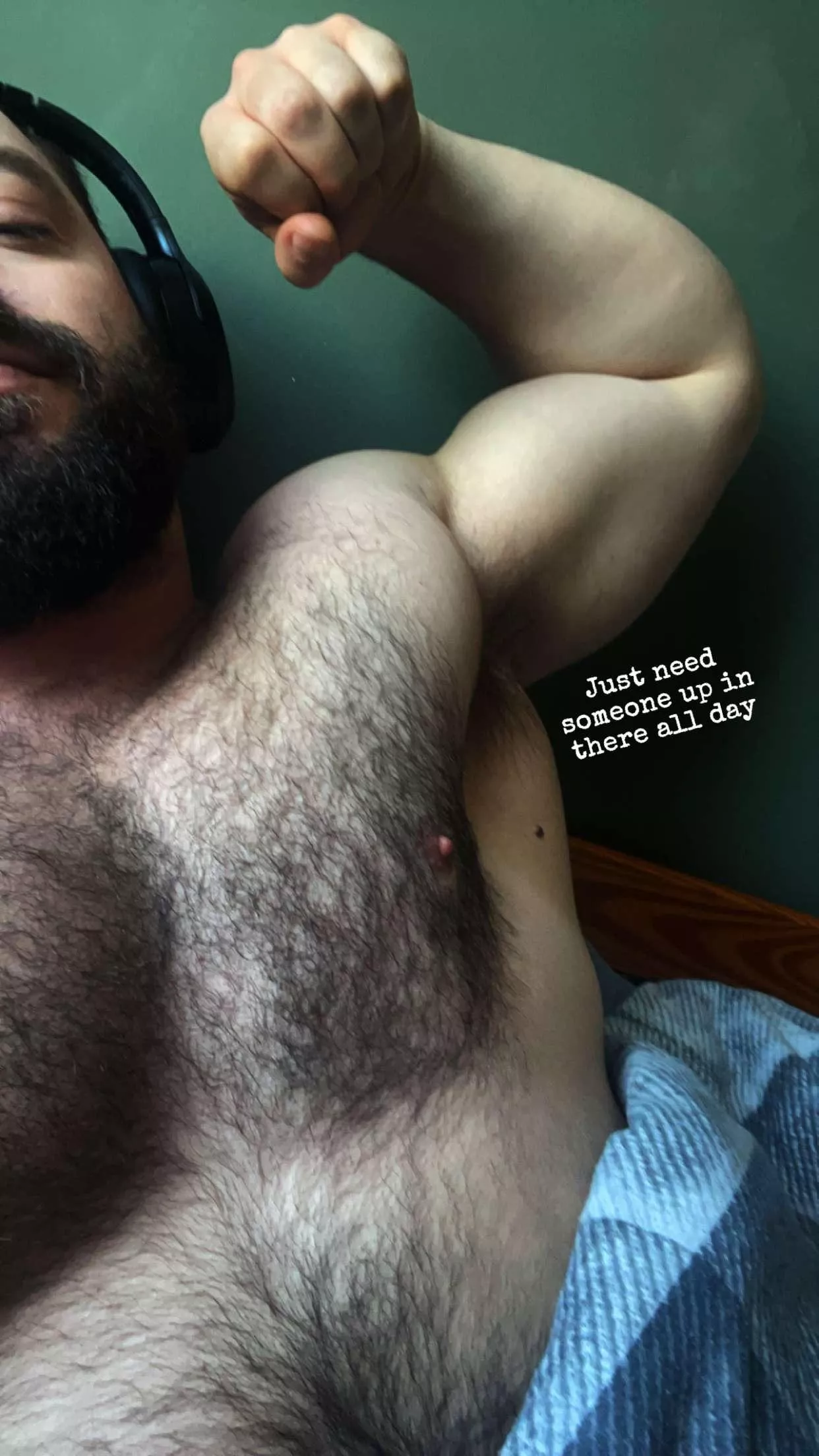 My pit pigs can’t get enough of this snap. The musk is magnetic. 