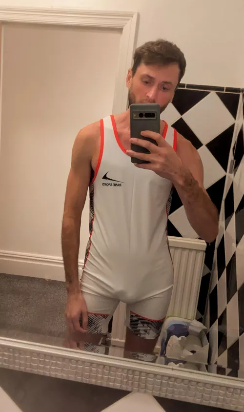 New singlet, fist time buying for myself 🙈 what do we think? (36 UK) 