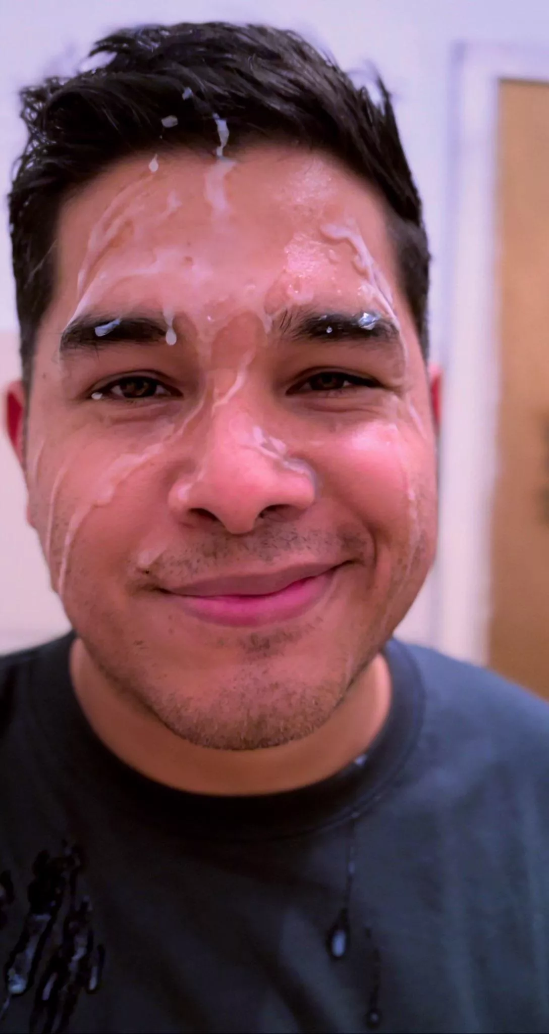 Only one thing makes me happy .. CUM ON MY FACE 