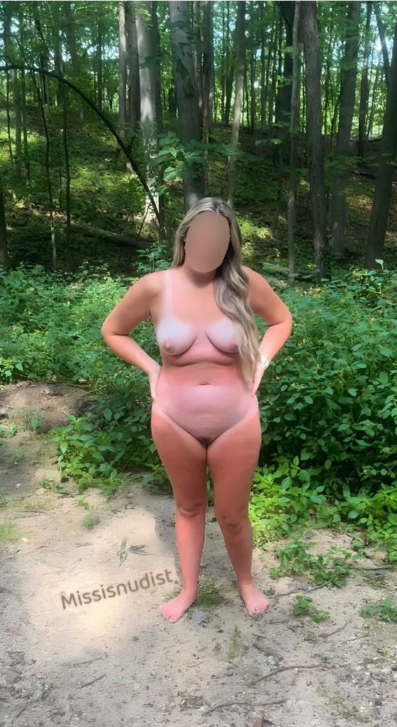 Outdoors is my happy place 🌞 ❤️ 