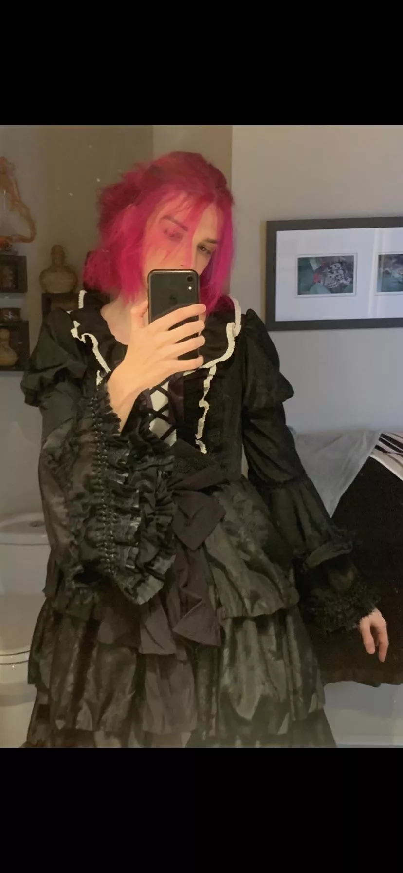 Would love to see more representation of this fashion 🤭