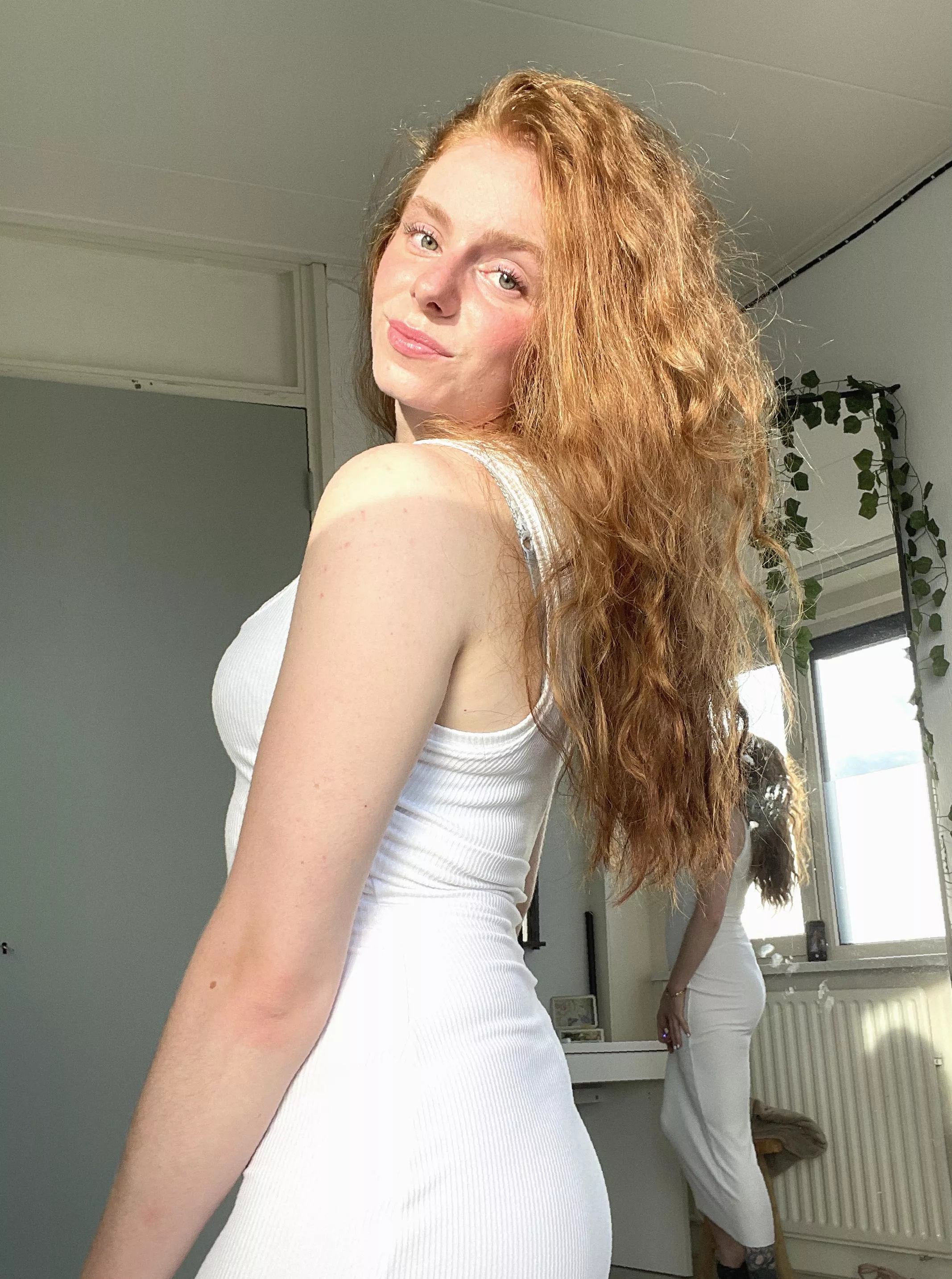 Are freckles the best summer look?
