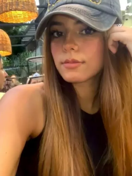 Casual look to go and get a coffee