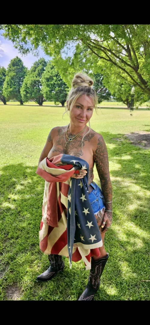 Just an ol country gal who loves her COUNTRY… Murica 🇺🇸