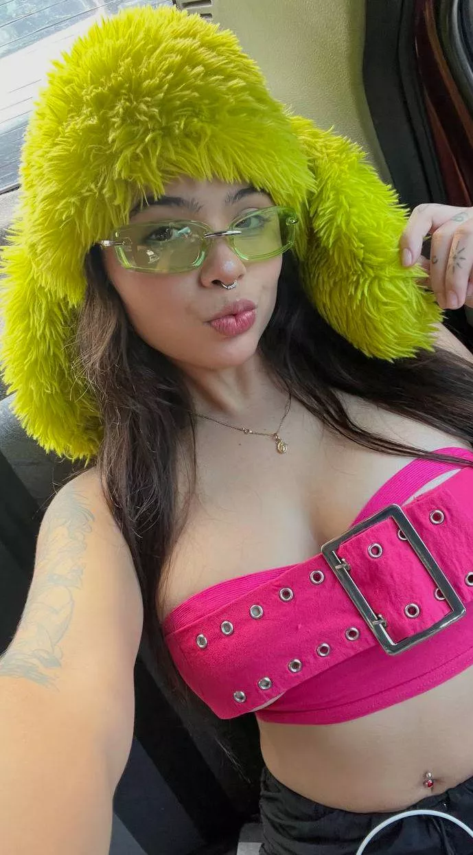 just your typicall silly girl 