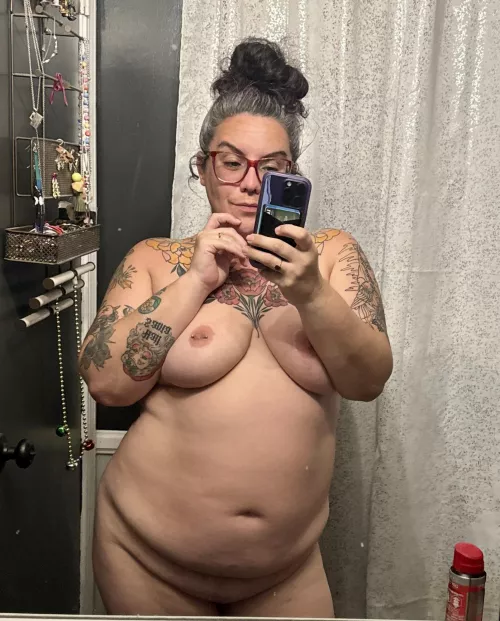 Lay down so I can sit on your face 