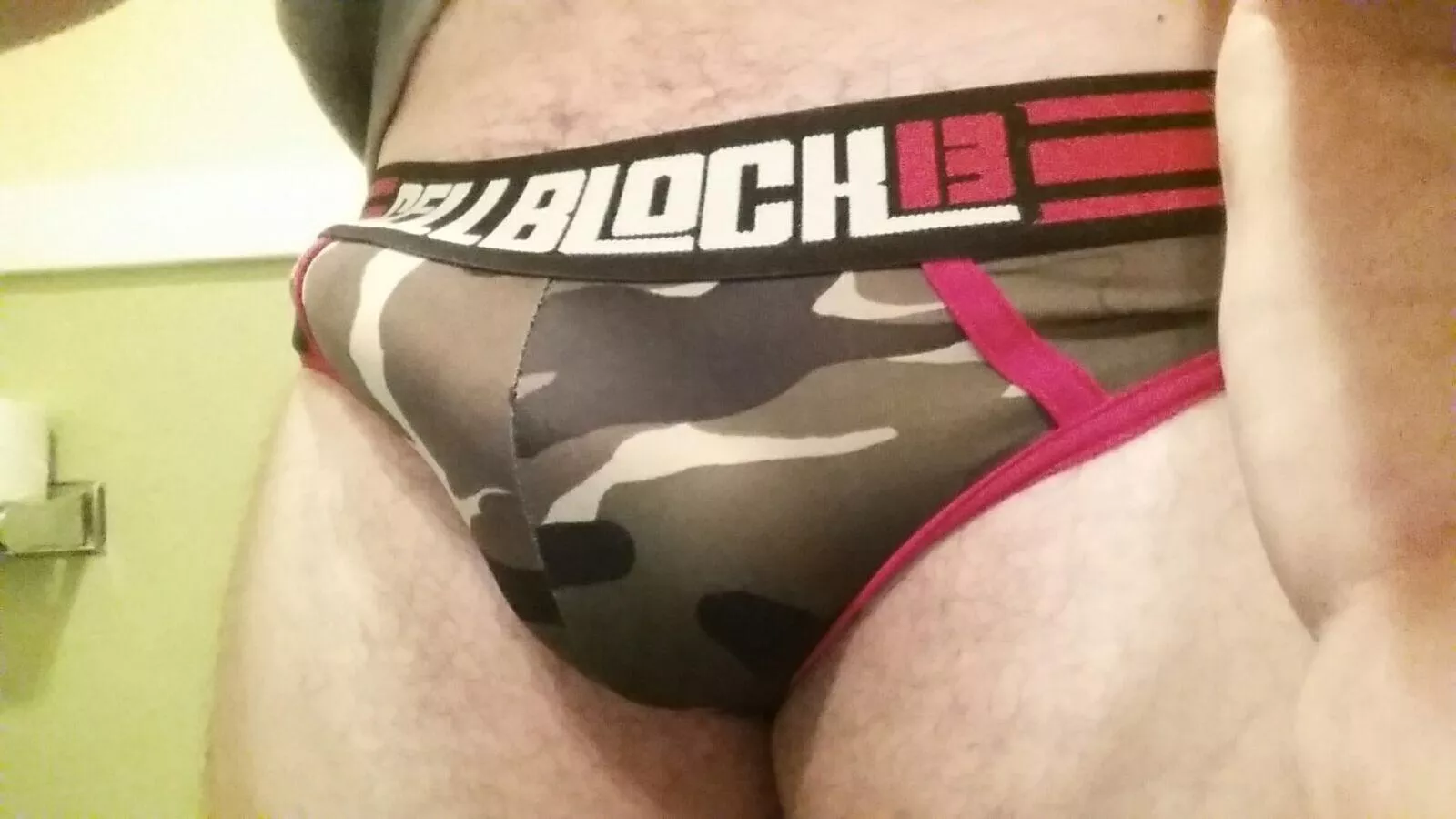 One of my fave bulge pics of myself