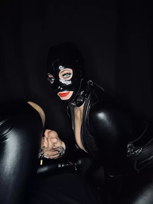 💚 Locktober might have already started but his balls are still fair game 🩵