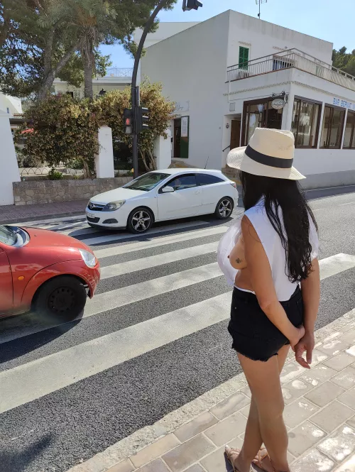 Mimisadventures is on fansly 