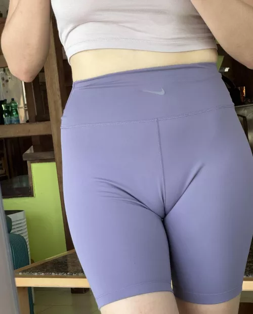 Sexy camel toe in these tight shorts