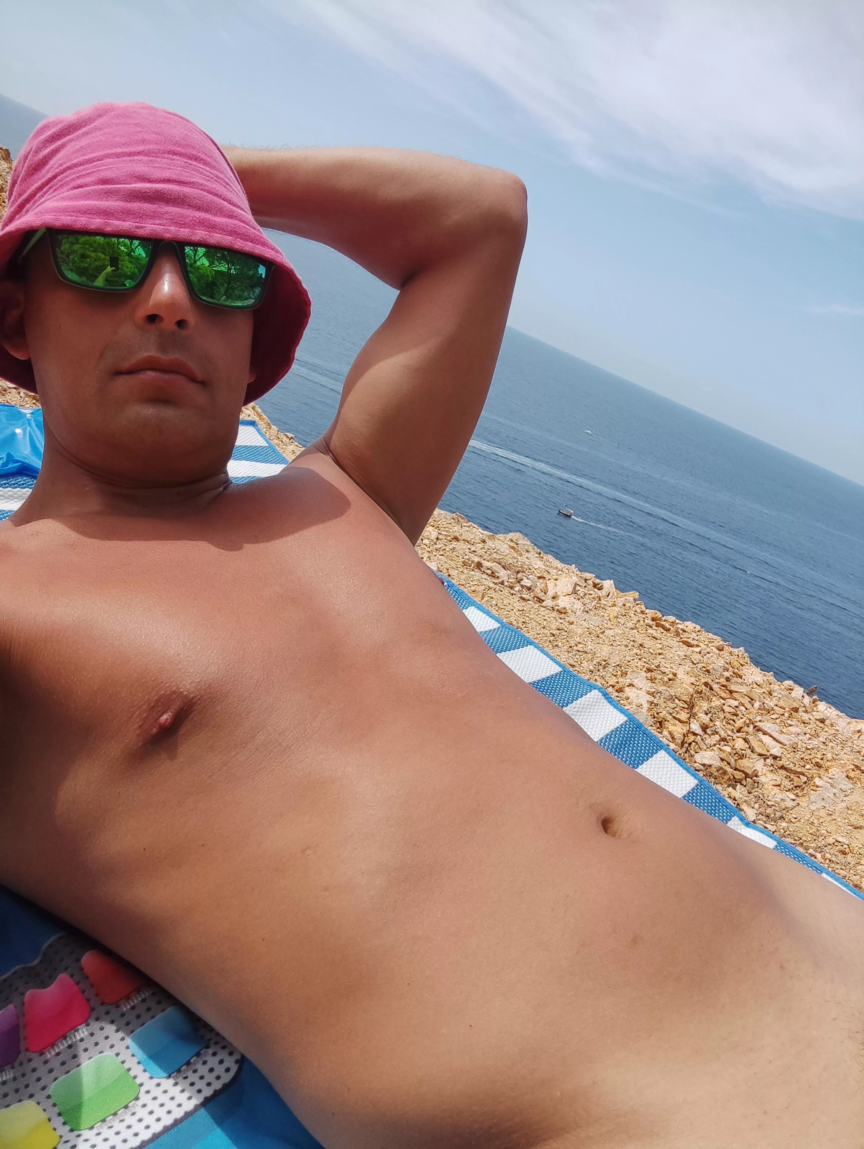 Who is visiting Spain next week, Alicante nude beaches? Playa Carabassi?