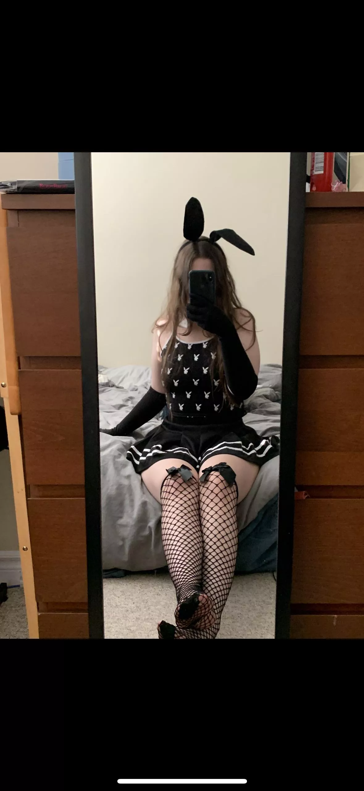 Would you game with a bunny girl? 