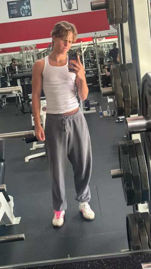 y’all fw the middle part? 