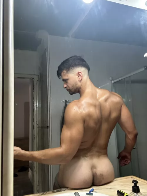 You can tell if this ass do squats?