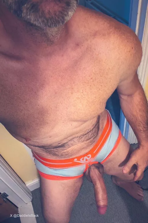 (50) I’m supposed to be packing to travel - Easily distracted 