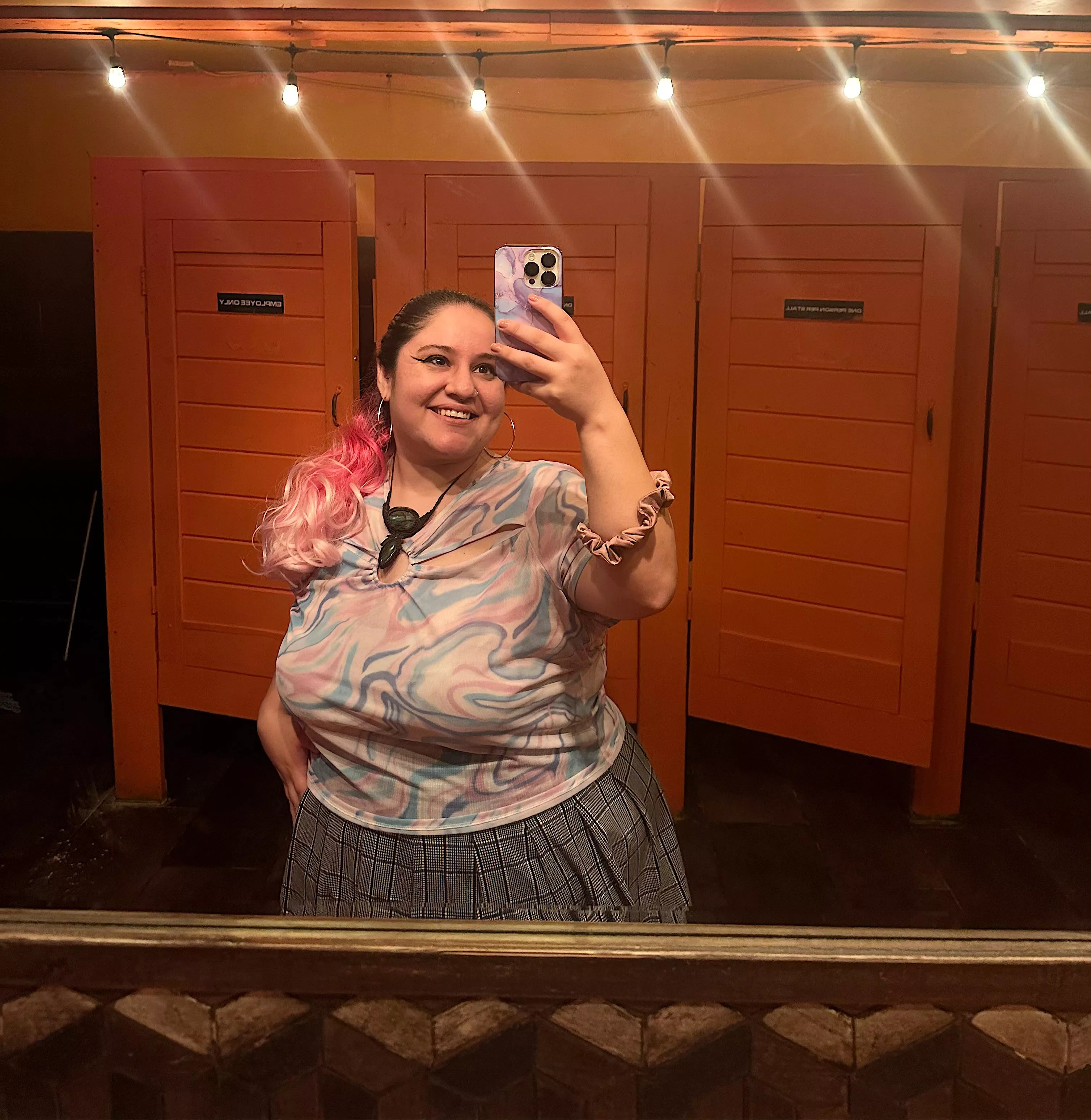 Do you like my outfit? 🥰