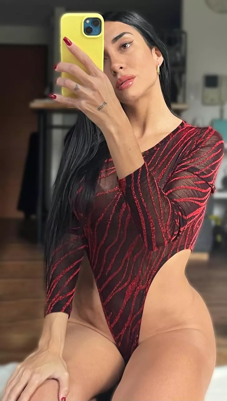 I want to be present in your wildest thoughts 