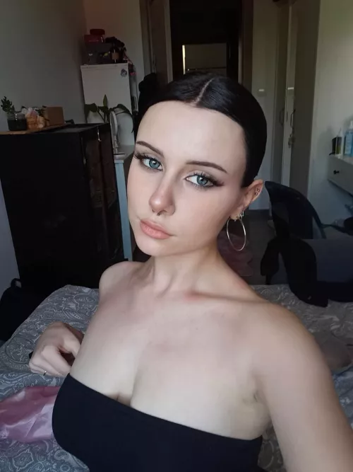 my cute girlfriend would look amazing with your cum inside her dont you think😏