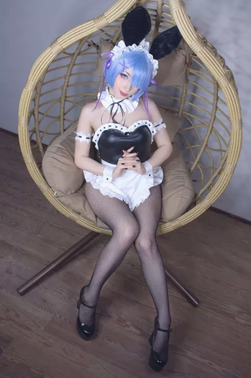 Rem cosplay by (Shiroktsne) 
