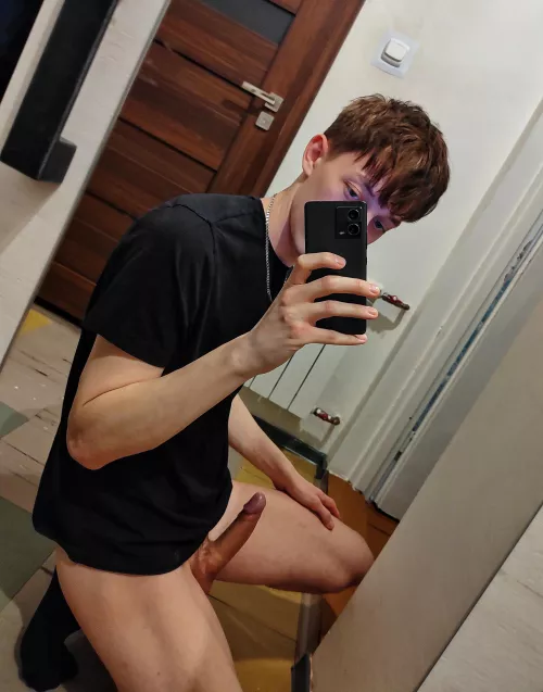 will you look me in the eyes or is something else distracting you? 👀