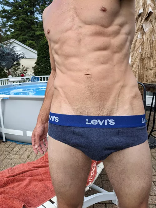 Would my V-8 Pack Abs make for a good pool boy?