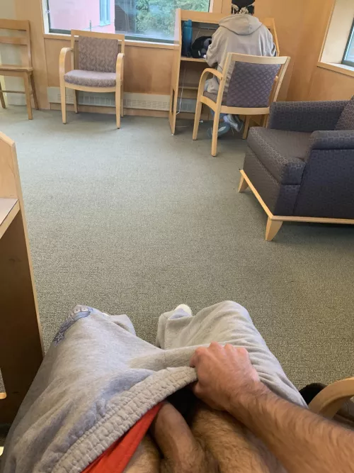 Chilling in the library 