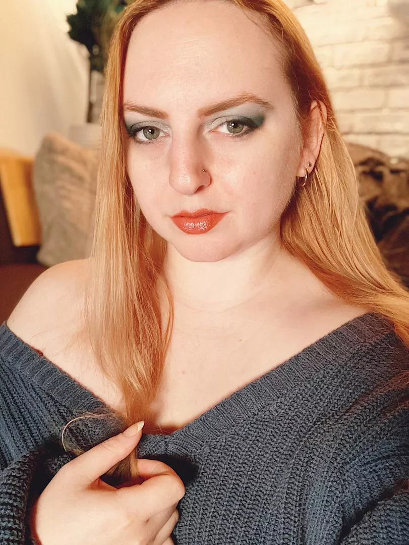 Come get cozy with me - online now 