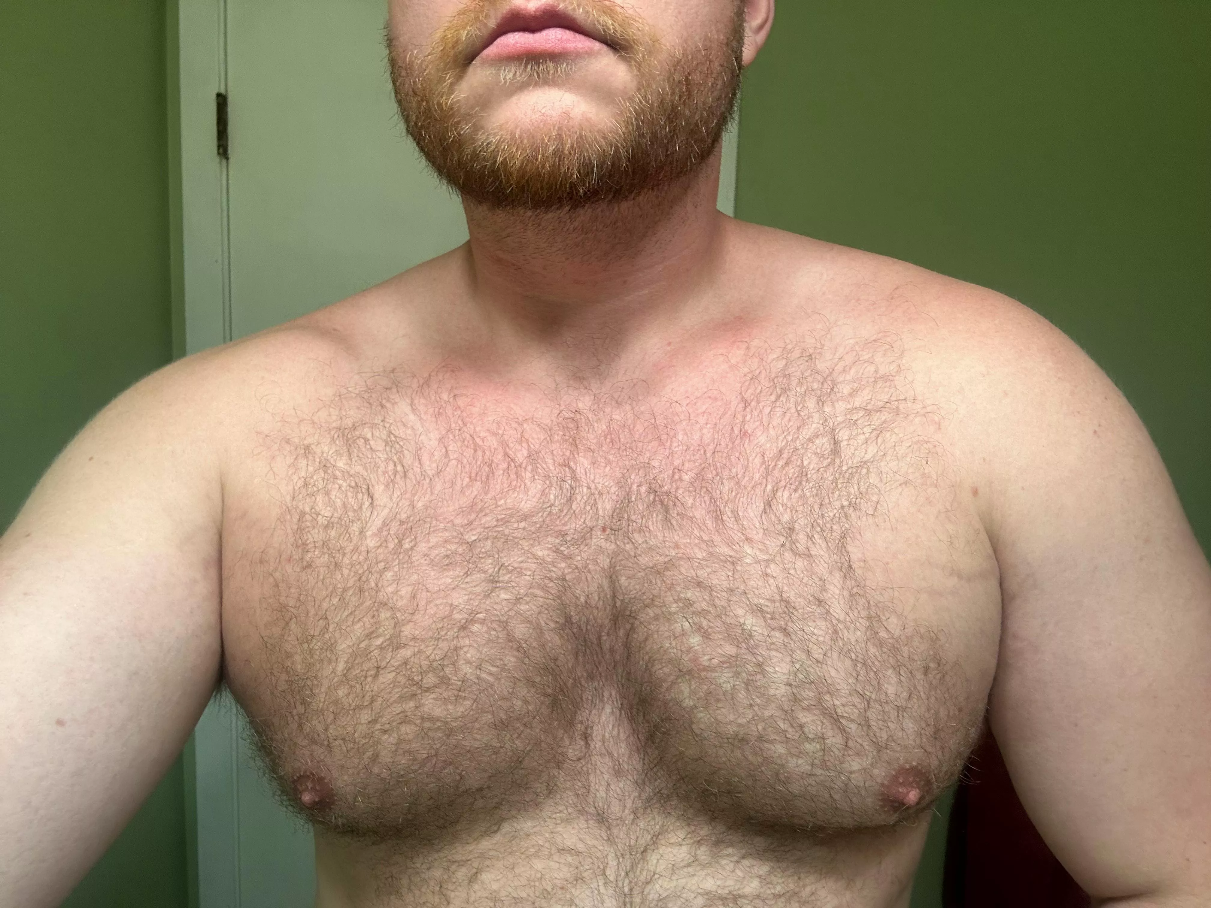 Idk how flattering the bathroom lighting is but hey it was a good pump (32)