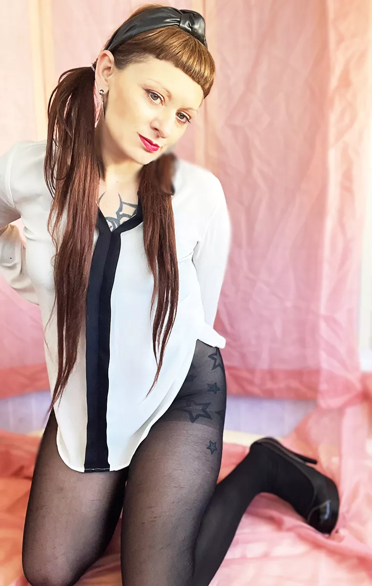 perfect length to wrap once around your hand and still have enough pigtail to dance around