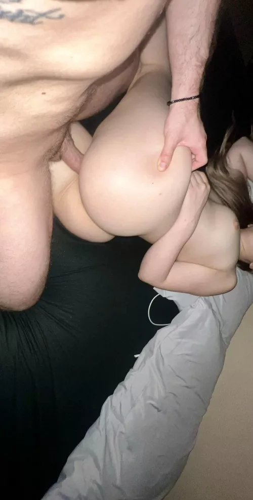 Think I’d get you to cum if I bounced this pale booty on you?