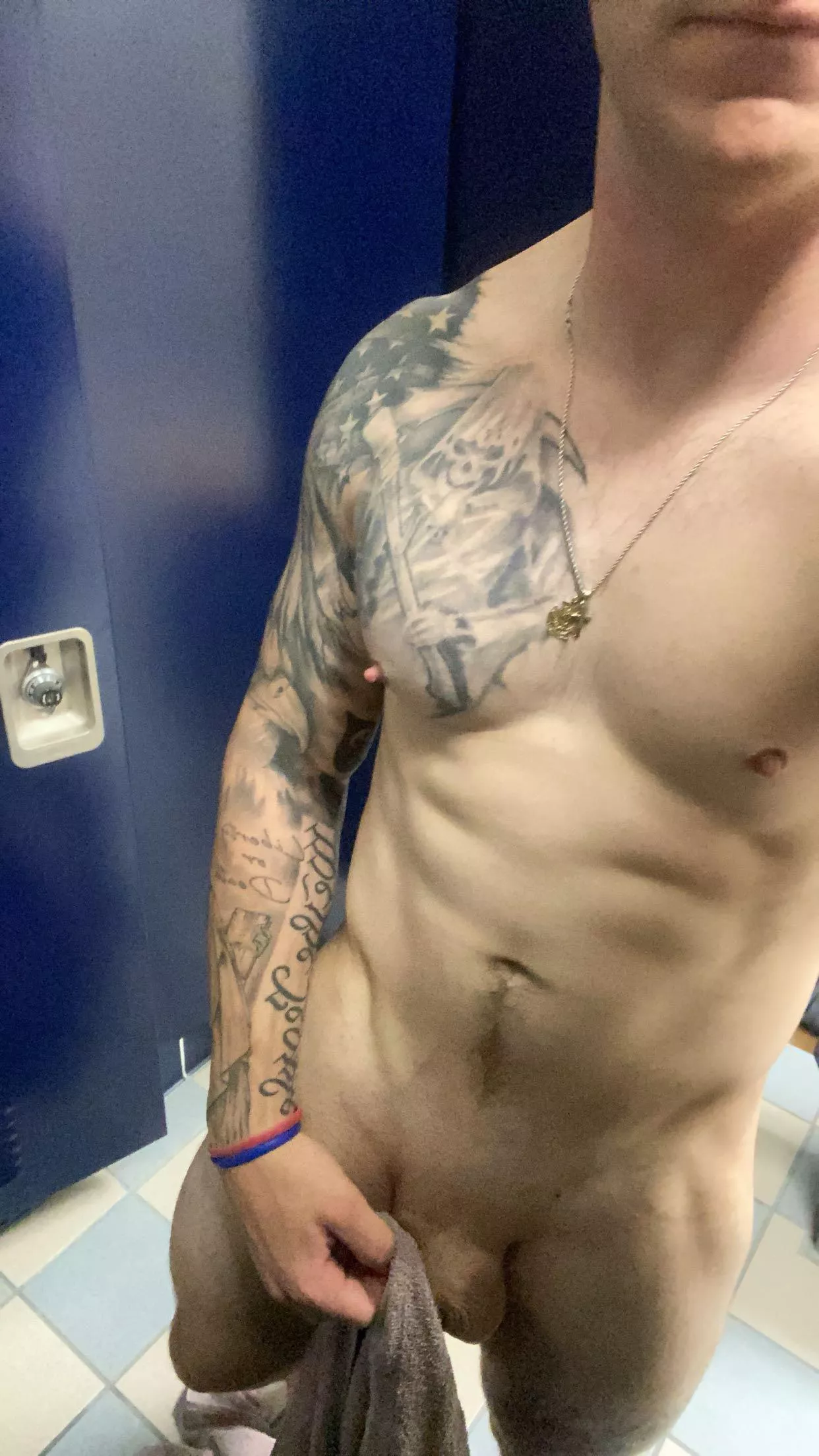 Whoops. Can someone get my back??