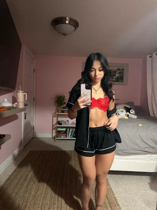 Are you into slim thick asian girl 