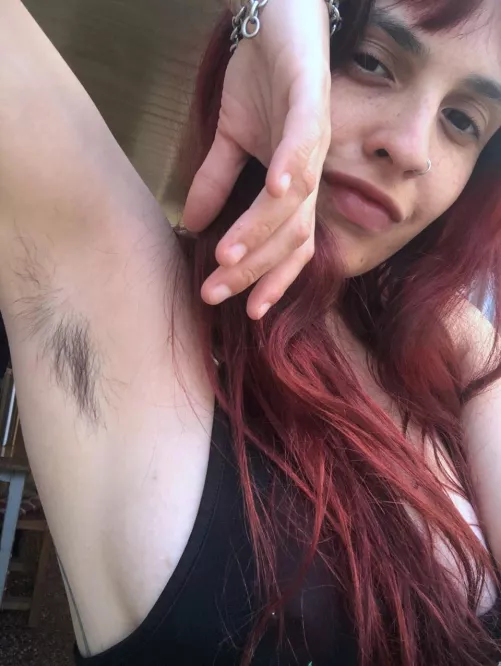 Come here and suck my hairy armpit 