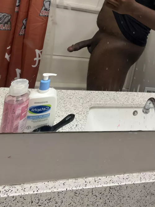 I need a big booty chub to give back shots to 