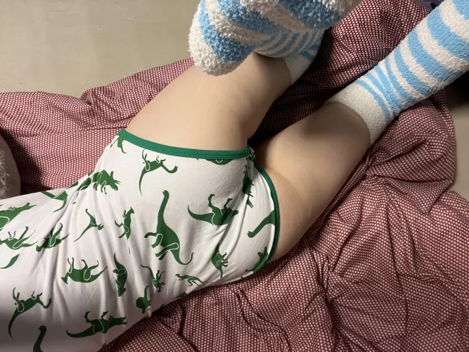 I Wiggle my legs 🐼🖤