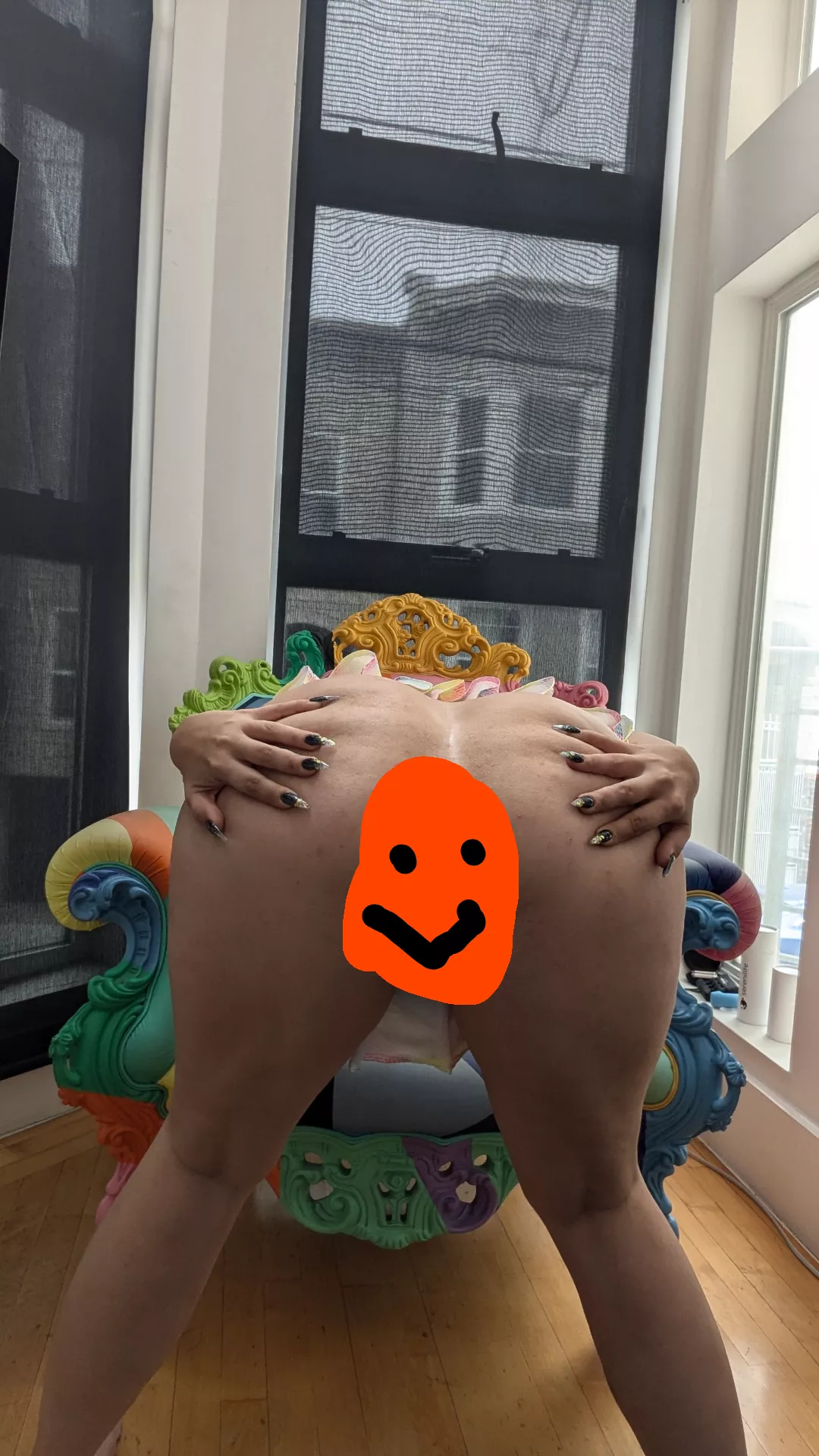 Like my new nails? 😌💅🏻🍑