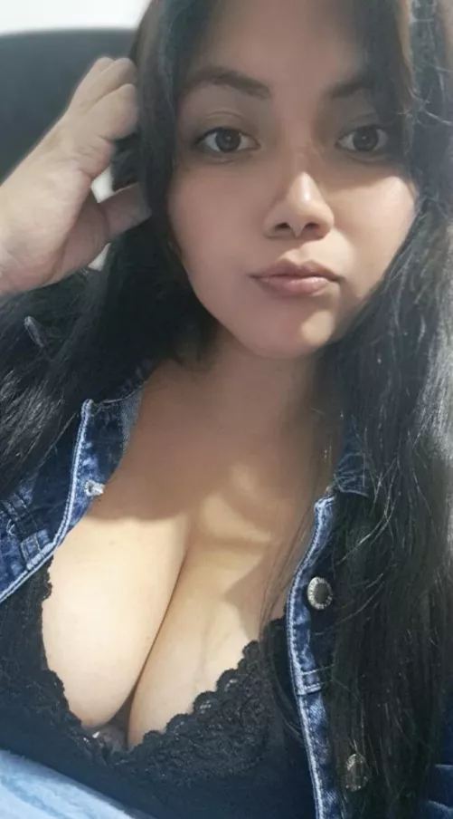 My male friends love my goodnight selfies