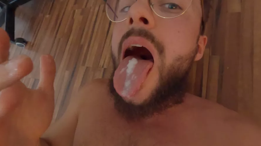 So yummy 😇 Would you like to cum in my mouth too?