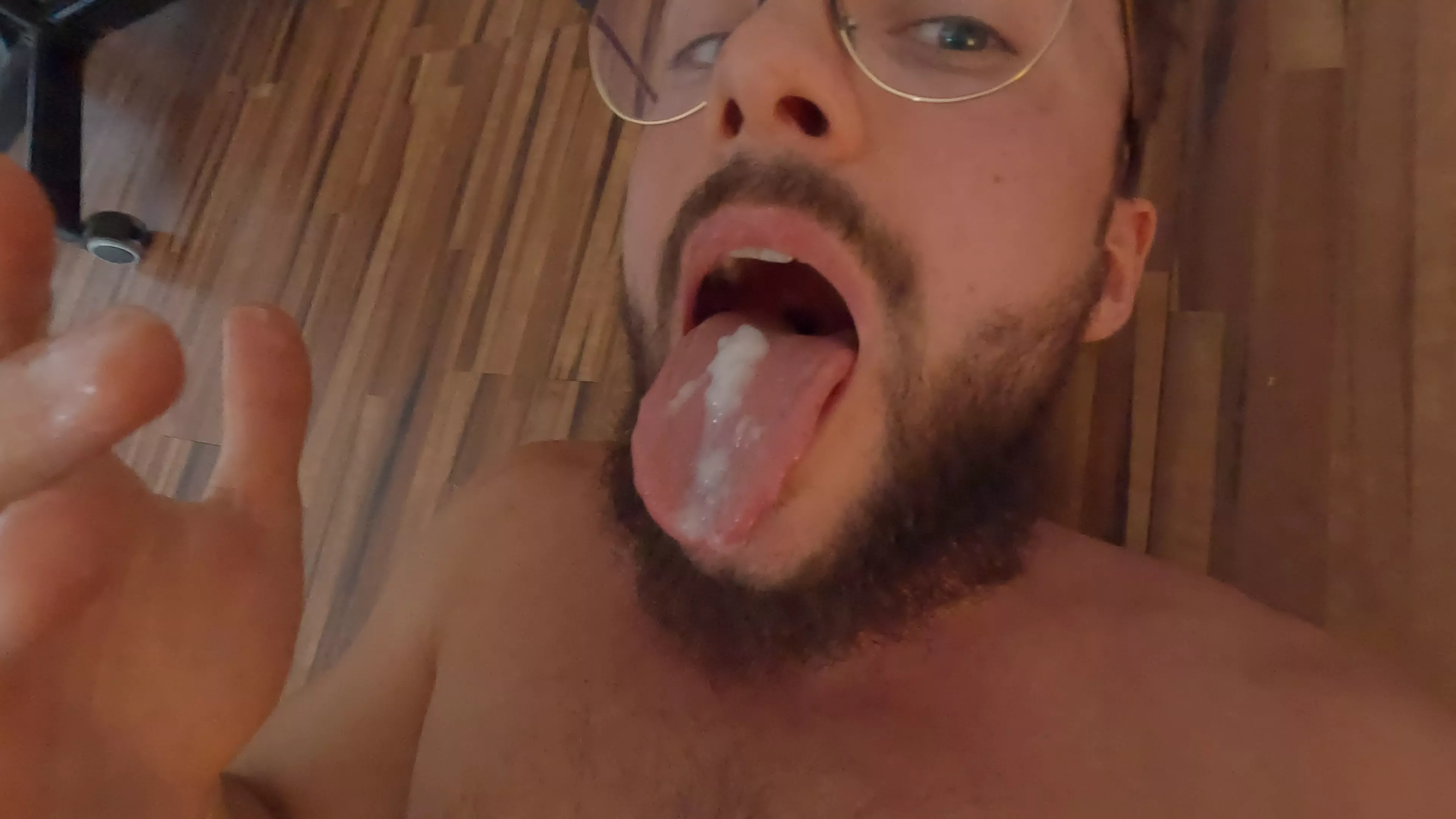 So yummy 😇 Would you like to cum in my mouth too?