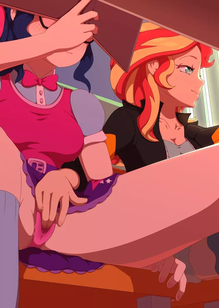 Sunset Shimmer and Twilight Sparkle being naughty durong class (Rockset)