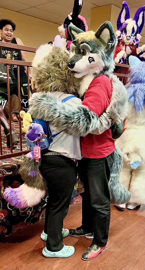 Wolf hugs are the best hugs!Don't you agree? 