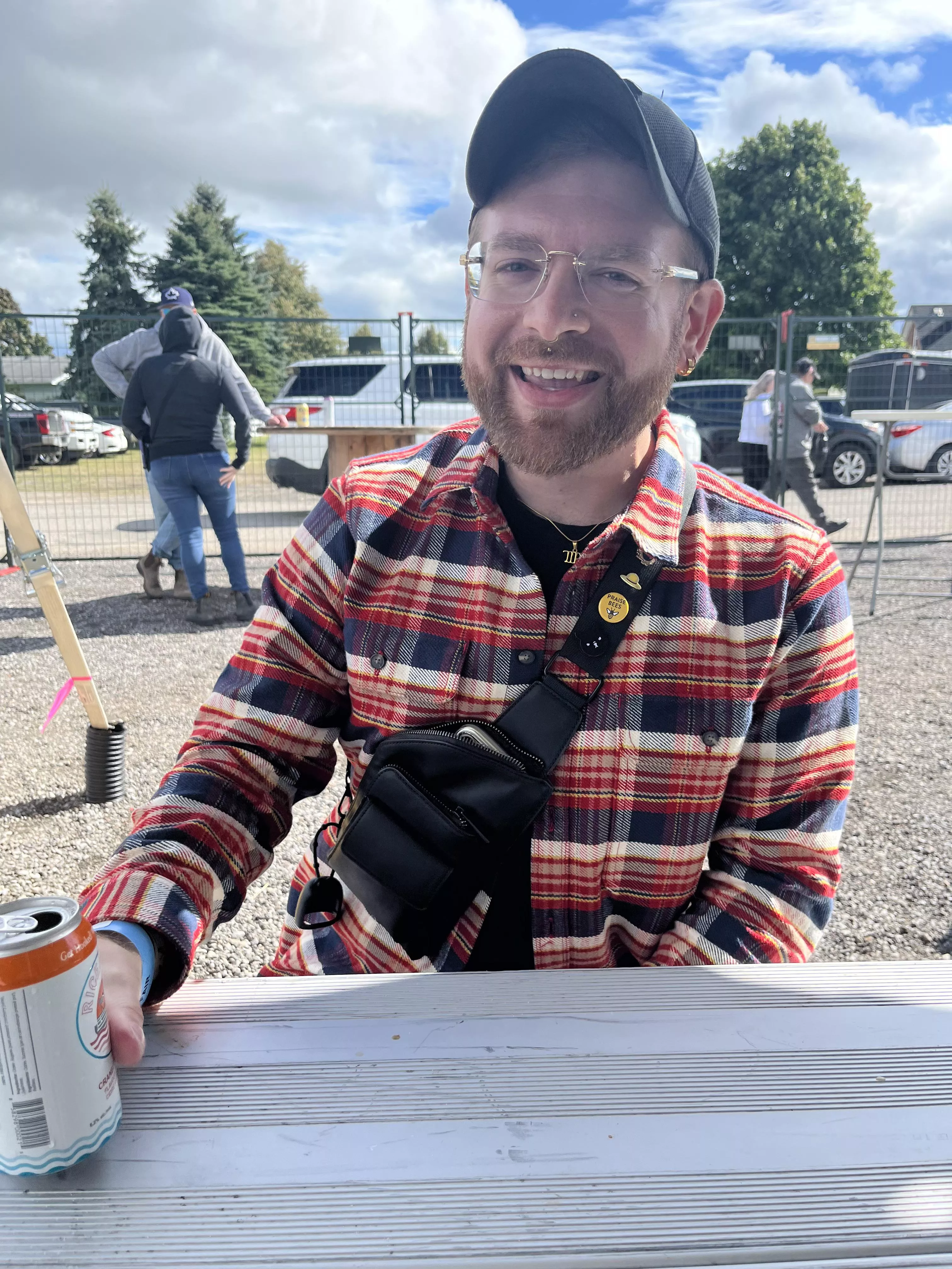 Any war within friends? Just recently got back into WoW, still playing FFXIV too. Would love to make more friends :) 