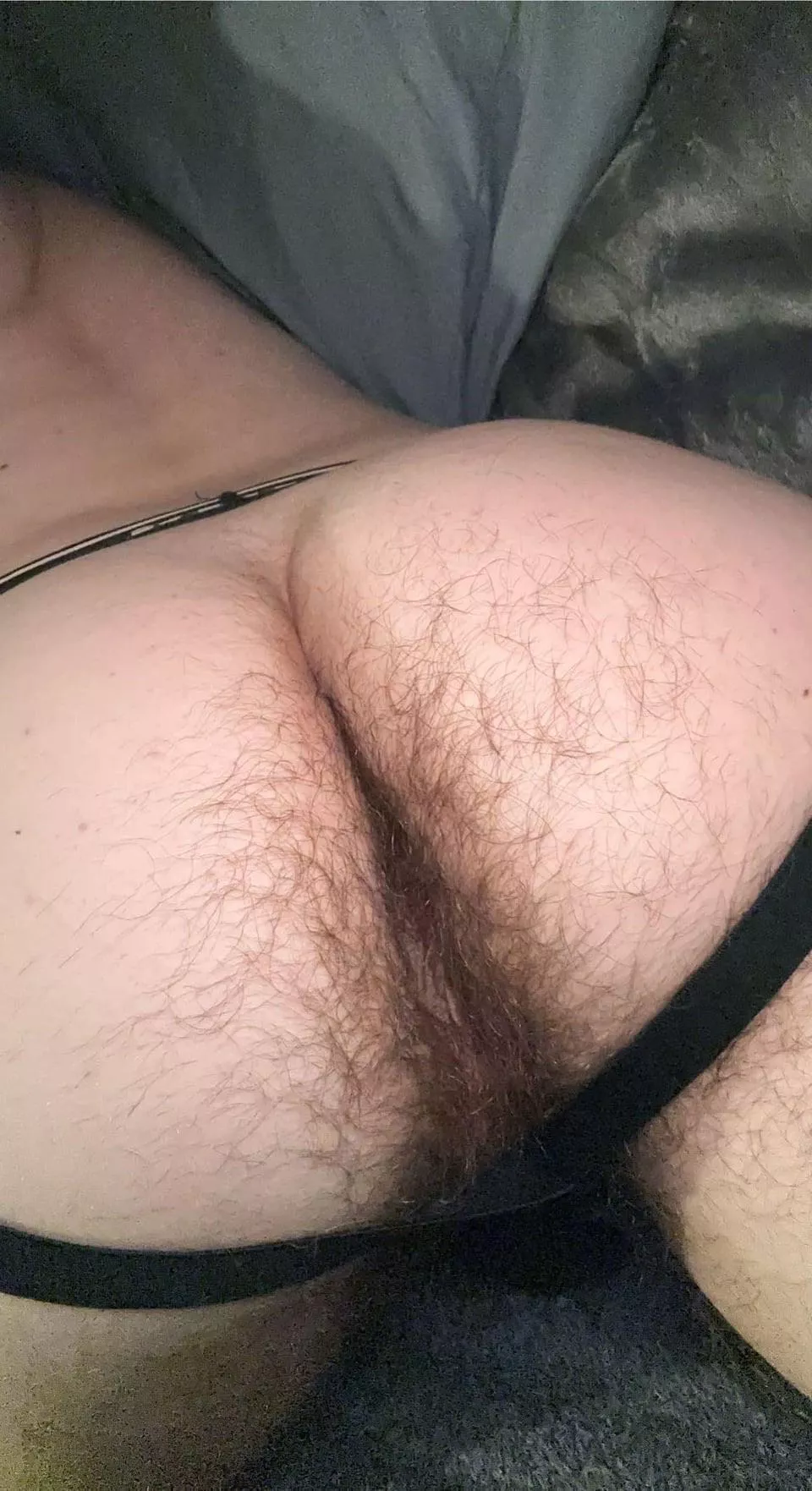 Anyone want a taste 🍑 Dm for snap ;)