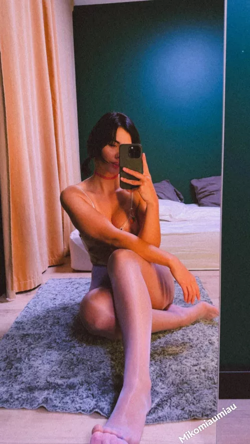 Feeling amazing in purple tights [F]