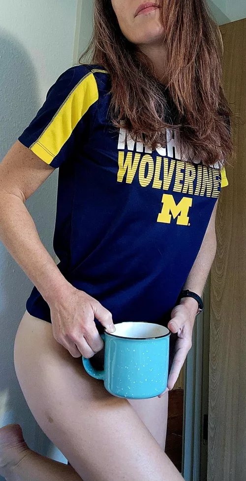 Huskies are gonna cry in their granola later tonite - GO BLUE 