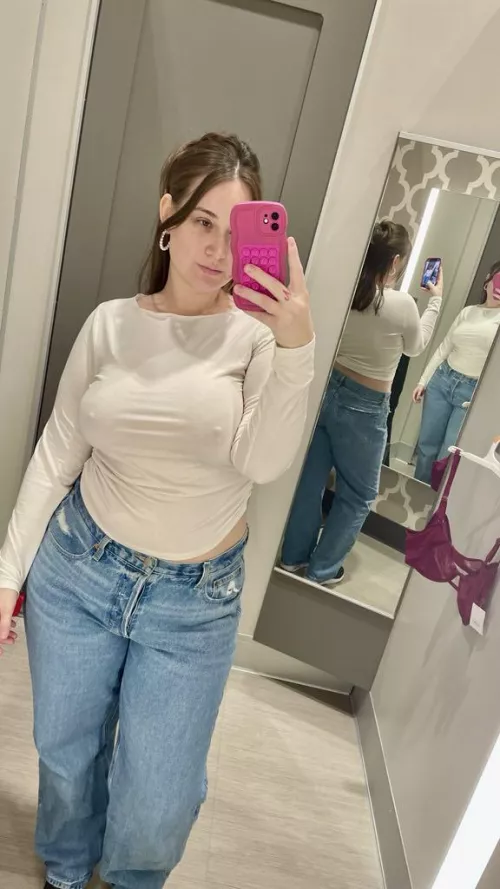 I definitely prefer to be braless , what do you think ? Too much areola & nipple. 